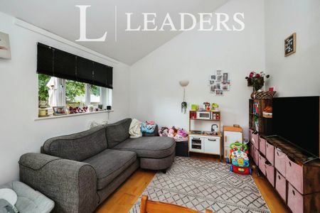 2 bedroom bungalow to rent Marine Walk, Hayling Island, PO11 - Photo 4