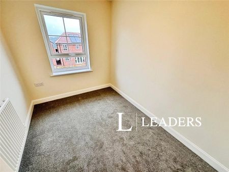 3 bedroom semi-detached house to rent - Photo 5