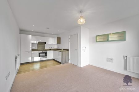 Connersville Way, Croydon, CR0 - Photo 2