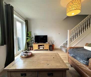 2 bedroom end of terrace house to rent - Photo 3