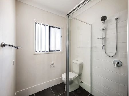 “MODERN FULLY FURNISHED, STUDIO APARTMENT - BILLS INCLUDED!” - Photo 4