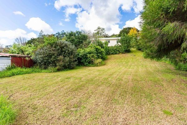 Sunny 3 bedroom home in paradise - Photo 1
