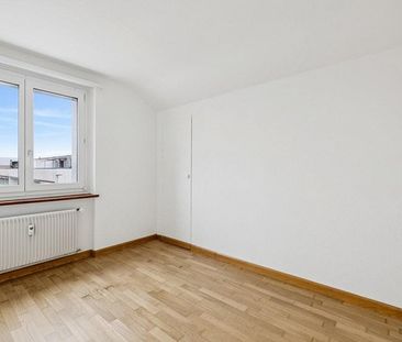 Schöne sanierte 4.5 Zimmerwohnung - Photo 2