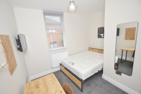 5 bedroom terraced house to rent - Photo 5