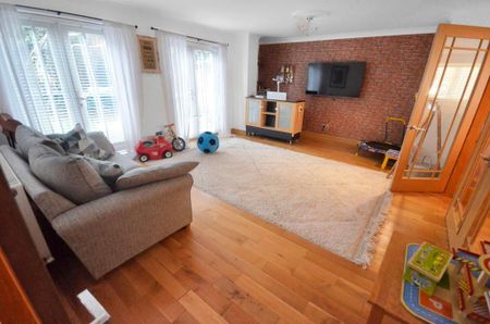 5 bedroom detached house to rent - Photo 4