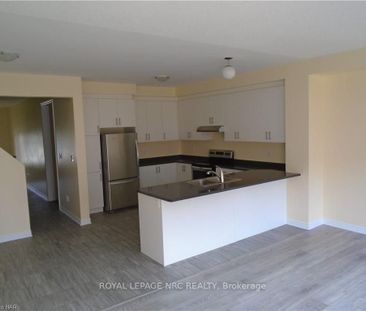 For Lease - 37 Sparkle Drive, Thorold, Ontario - Photo 2