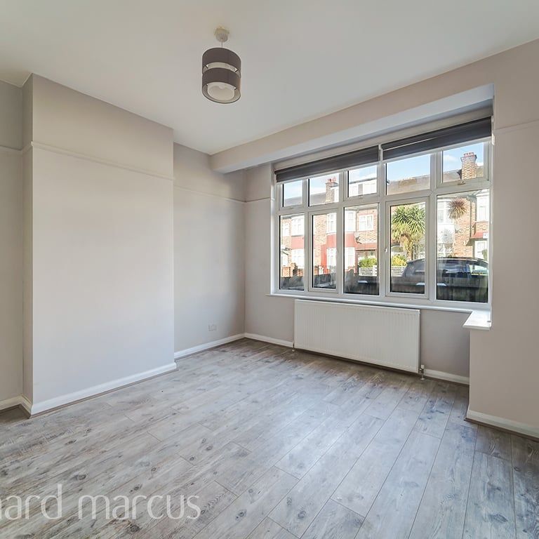 Beecholme Avenue, Mitcham - Photo 1