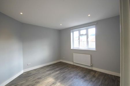 3 bedroom detached house to rent - Photo 2