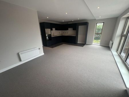 2 bedroom flat to rent - Photo 2