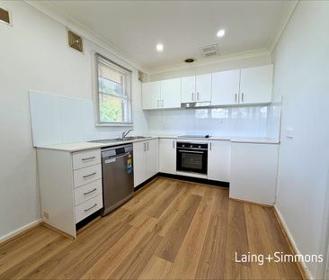 Spacious three-bedroom family home near amenities - Photo 1