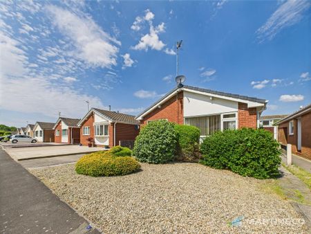 3 bedroom detached bungalow to rent - Photo 3