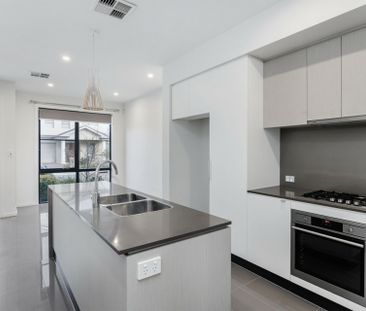 Modern Living and Convenience. - Photo 5