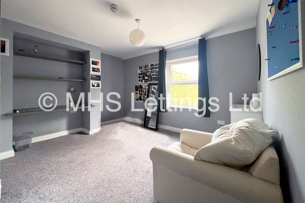 1 Bedroom Bedsit for rent in Midland Road - Photo 1