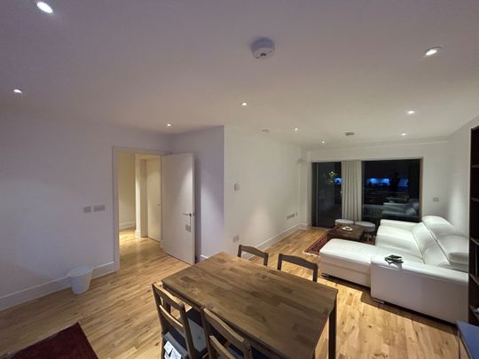 Room in a Shared Flat, Derry Court, SW16 - Photo 1
