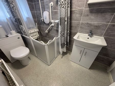 1 bedroom semi-detached bungalow to rent - Photo 5