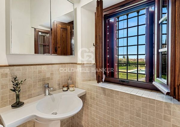 viale apua, Pietrasanta, Tuscany 55045