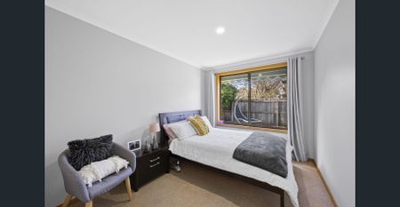 BRIGHT & COMFORTABLE UNIT WITH PRIVATE YARD - Photo 5