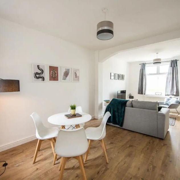 5 Bed Semi-Detached House, Ridley Road, L6 - Photo 1