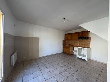 Location Maison 3 pièces 68m² SEILLONS SOURCE D ARGENS 83470 - Photo 2