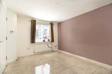 3 bedroom semi-detached house to rent - Photo 5