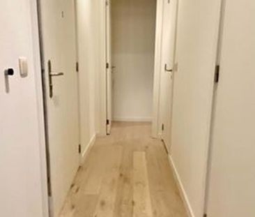Appartement te huur in Etterbeek voor € 1.200 met 1 slaapkamer - Photo 4