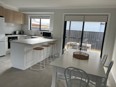 2/718 Keene Street, East Albury NSW 2640 - Apartment For Rent | Domain - Photo 4