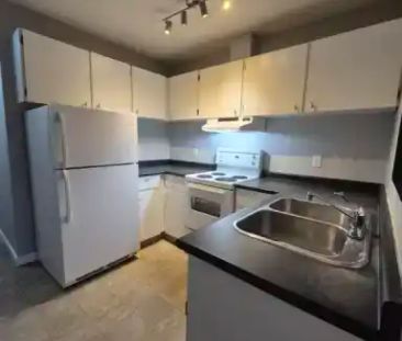 1/2 Month FREE - PREMIUM 2 Bedroom Suites - Available September 12t... - Photo 1