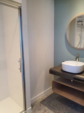 Location Appartement 2 pièces 43m² LA ROCHELLE 17000 - Photo 5