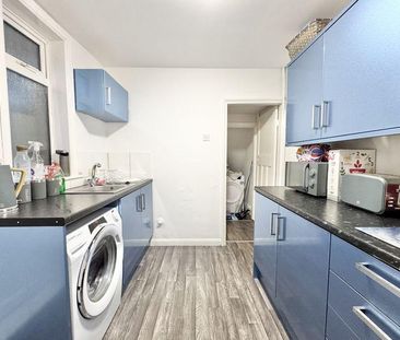 3 bedroom terraced house to rent - Photo 6