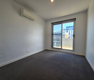 Stylish Penthouse Living – Prime Location near Chadstone & Oakleigh - Photo 6