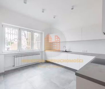 Warszawa, Wilanów, Wilanów Niski, Biedronki - Photo 6