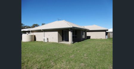 Family Home in Pumicestone Estate - Available soon! - Photo 3