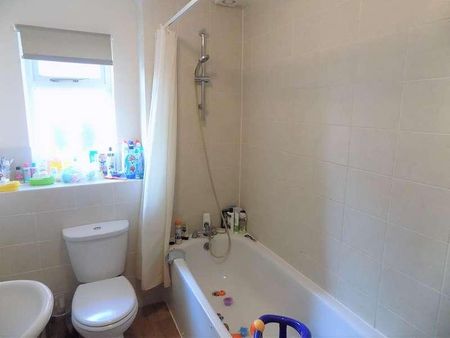 Highfield Avenue, Aldershot, GU11 - Photo 4