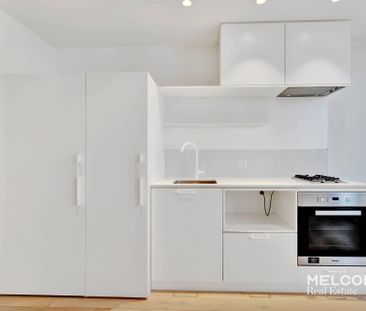 LUXURY, LOCATION AND LIFESTYLE AT CLAREMONT MANOR - UNFURNISHED - Photo 2