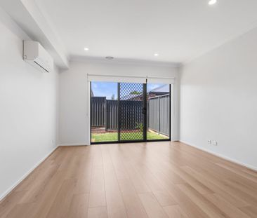 Your in Luck! Brand new low maintenance living in convenience Sebas... - Photo 3