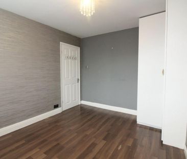 3 Bedroom House - Terraced To Let - Photo 3