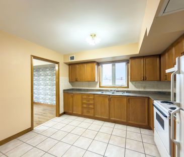 For Lease - 2311 Major Mackenzie Drive Unit# 4, Vaughan, Ontario - Photo 3