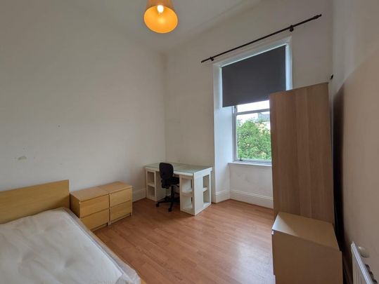 5 bedroom flat to rent - Photo 1