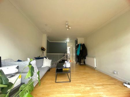 2 Bed Terraced House, Elephant Lane, SE16 - Photo 3