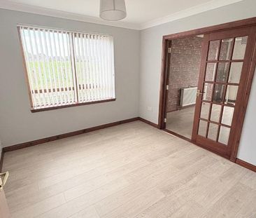 4 bedroom detached house to rent - Photo 3