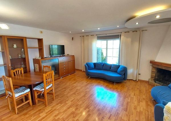 Villa con la piscina privada en Cabo Roig.