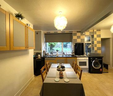 3 bedroom end of terrace house to rent - Photo 6