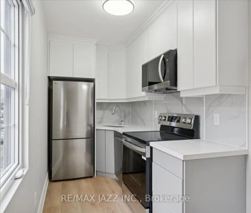 251 Simcoe Street S #203 - Photo 5