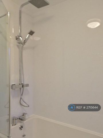 3 bedroom end of terrace house to rent - Photo 3