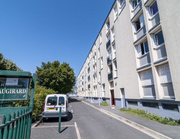 Location Appartement 4 pièces 75 m² Châteauroux - Photo 1