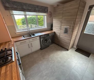 4 bedroom detached house to rent - Photo 6