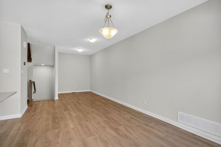For Lease - 525 Woodlily Private, Kanata, Ontario - Photo 2