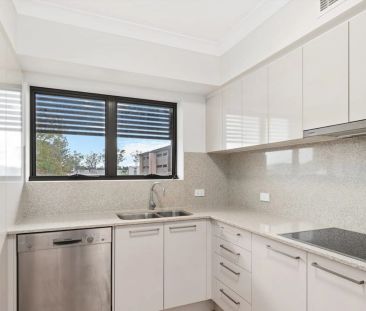 Neat & Tidy Apartment in the Heart of Sherwood - Photo 3