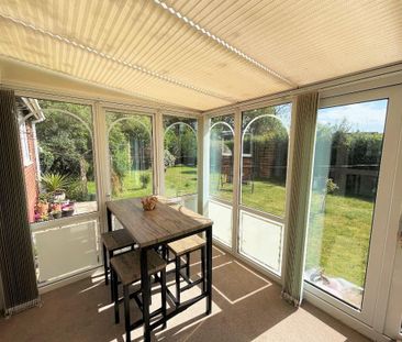 2 bedroom bungalow to rent - Photo 1