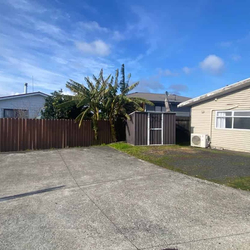 MANUREWA, 2 BEDROOMS - Photo 1
